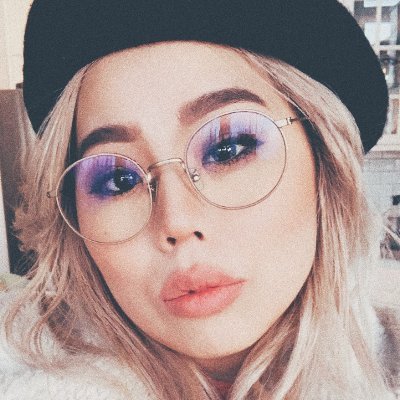 Artist / Songwriter • UX Product Geek Design Freak • @womeninmusic • @asianamericanco • Activist • Style Enthusiast • Brazinese • #realthoughtsbymia