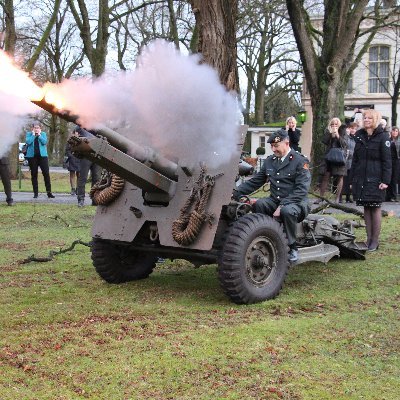 Vader-Opa-Veteraan-Officier KL bd-Secretaris/Gastheer Veteranen OntmoetingsCentrum Legerplaats bij Oldebroek-Collecte organisator Pr Beatrix Spierfonds