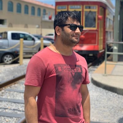 momolov54856245's profile picture. 