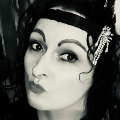 Growney's profile picture. Manchester United fan, single, and a fabulous friend to have!