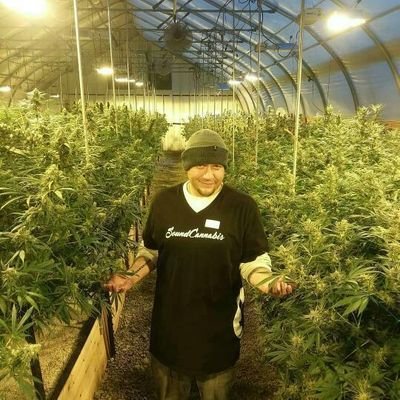 cancer survivor
cannabis Grower and retailer
cannbis activisit
cannabis enthusiast