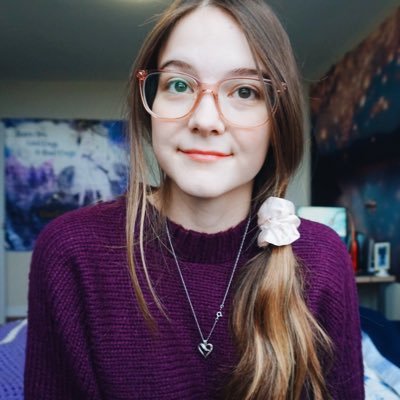 teasersbooks's profile picture. Canadian Booklover 🇨🇦 • 25 • Pisces • 📚:5/50