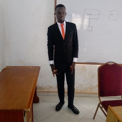 MoyomLabik's profile picture. student