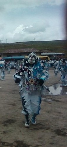 danza costumbrista en honor al señor de Canchapirca patrón del pueblo de Huaraucaca.