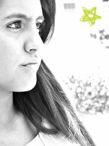 Eu quero poder viver um grande amor , um amor verdadeiro , que me tire o ar , o folego , que mude minhas maneiras , meus gestos , pelo simples fato de amar..!