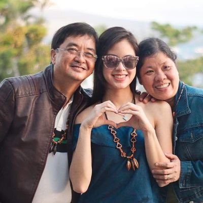 mEehYElow's profile picture. Try to focus on the good things in life • Good vibes Lang •