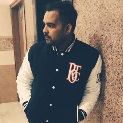 सफलता सबको चाहिए,
पर सफलता,
हर काम मे सफल आदमी को मिलती है।
#Actor
#Comedian
#Selfiboy
👍👍👍👍
#Employee- Honda
#Post- Branch Manager