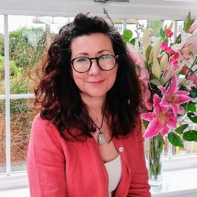 FeelwriteUK's profile picture. Tee Francis is on a mission to liberate the world from trauma-based procrastination, using the superpowers of therapeutic writing.