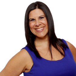 Nicole Comis, Professional Certified Coach, supports career-driven professionals to achieve BIG career goals while living happy, healthy, + balanced lives.