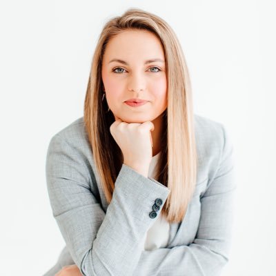 erica_schmitz19's profile picture. Digital Marketer