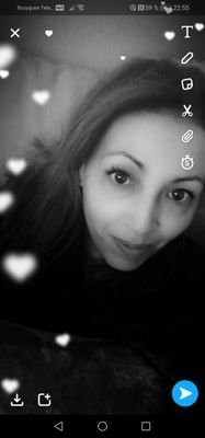 debranche_s's profile picture. Citoyenne du monde 😜