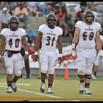 Gadsden city high school 🎓C/O 2021 OLB and MLB🎓 🏈#31 _ 215lb _ 6'0 🏈 👏Christian👏Stay humble and pray💯