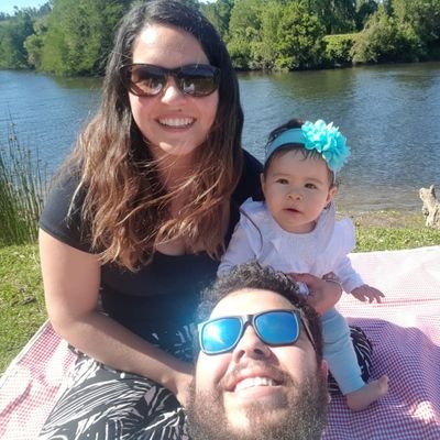 aleee__escobar's profile picture. Médico portaleano, MGZ Hospital de Maullín,  futbolista amateur, esposo y padre de rafita. Doglover! 😍