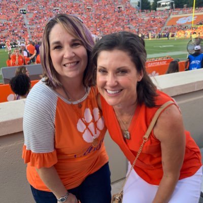 NASCAR Fan,Mom to Clemson Alum-GO TIGERS!! Sister/Alum @Florida-GO GATORS!