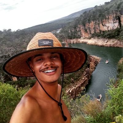 Bonito más não de rosto...
A vida é boa quando você é bom. 🍃