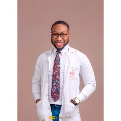 #MarriedToMedicine and addicted to saving lives on a regular. MEDIC👨‍⚕️ Actor, Chef & 5’11ft Model Fashion(Editorial),Undergarment, Swimsuit & Body Part Model