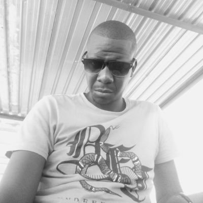 rianzvuma's profile picture. 