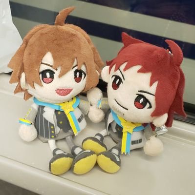 グッズ回収、譲渡アカウント兼、雑多呟き。成人済み女性。現在はsideM中心にお取引。担当推しは冬馬・輝・百々人。お取引終了後のフォロ解除はご自由に。