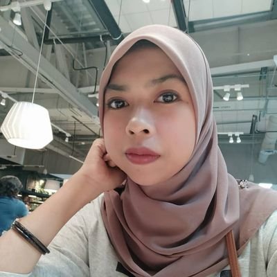 Mischka_27's profile picture. 