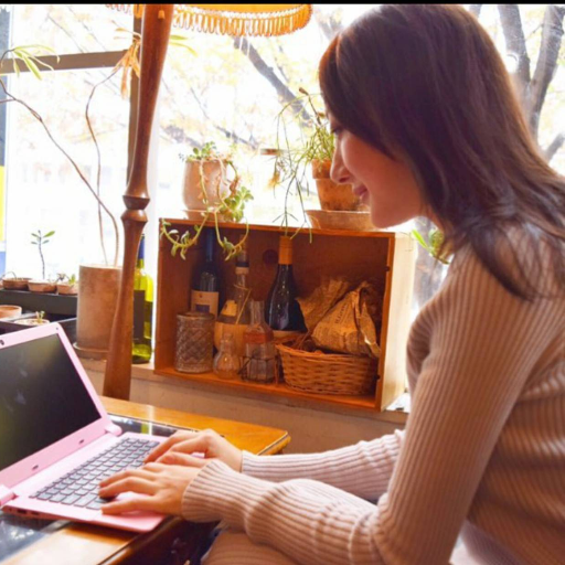 今なら《入会金・年会費=0円》 // 全員が未経験からのスタート! // 時間と場所に囚われないはたらくスキルを手に入れろ📣