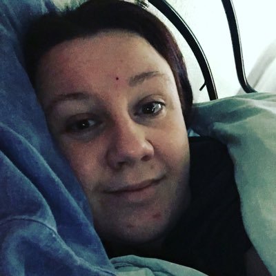 Living with ME, Fibromyalgia and Hashimtotos. Still trying to love life the best I can from my bed 😊
