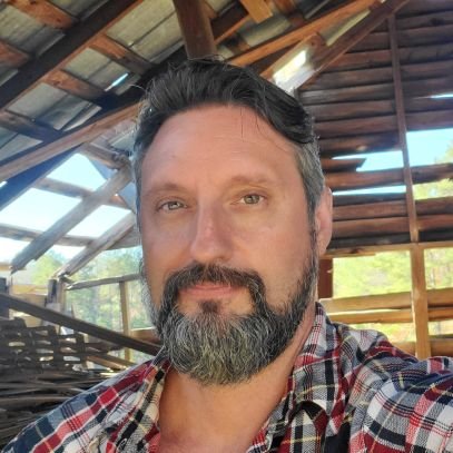USMC '90-'98, small business owner, part-time touring musician. Fuck Trump and you too if you support him. No more fudgerounds for corporations. 🇺🇸🇺🇦