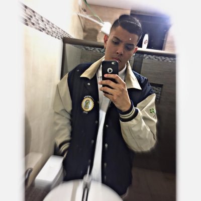 MsCorno's profile picture. Adrian Silva 🤪