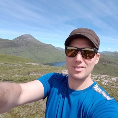 ▪ Highlander, Glasgow School of Art graduate, trying to go running ▪🏴 🇪🇺 🏳️🌈