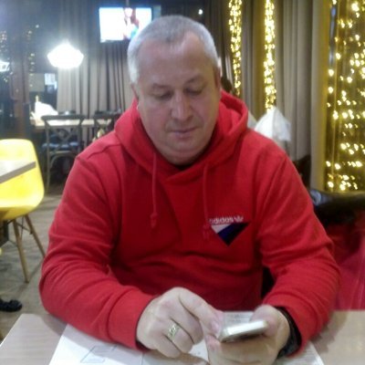 Многие знают как правильно жить, но как правильно жить - живут не многие...