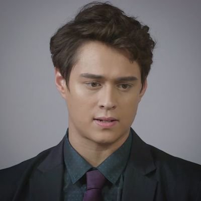 Enrique Gil stars in a romantic-comedy series, Make It With You. He plays the character named, Gabriel Villarica a.k.a Gabo