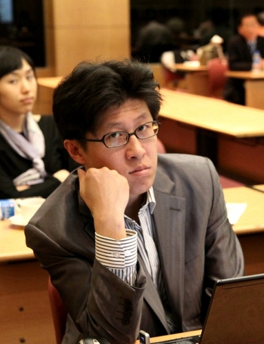 참이슬에 목 마른 중년 아저씨