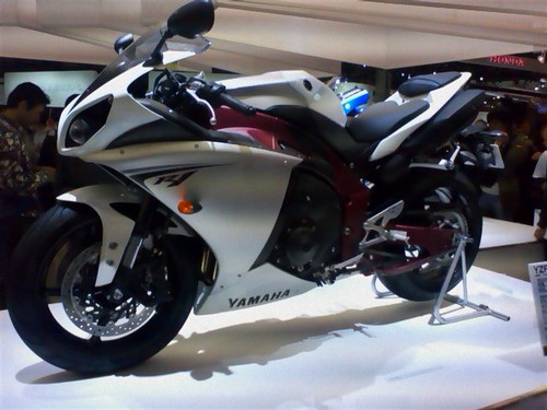 スクーター2台所有。オールシーズン、バイクライフを楽しんでいます。通勤、ツーリング、メンテナンスと幅広く楽しんでいます。
ダニエル・モラレスを演じるサミー・ナセリに憧れタクシードライバーをやっています。