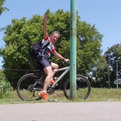 RobertServiddio's profile picture. Soy Médico Veterinario... Clinica y Cirugía en pequeños animales.  Hincha del Glorioso Gasolero Temperley y  admirador de CRISTNA FERNANDEZ DE KIRCHNER.