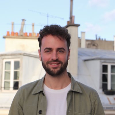 artvvr_'s profile picture. 