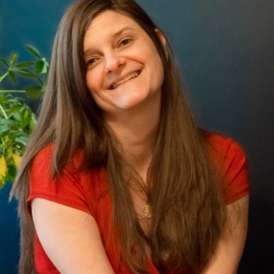 Online Visibility Strategist helping women entrepreneurs & experts find clients on the internet using content & systems - Services en français & in English.