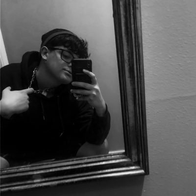 Dexterflores214's profile picture. Film maker,photographer,artist. 2019 graduate 🎓// Michelle 😘🥰