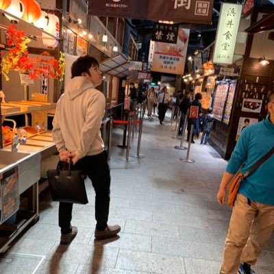 ゆるーりと生きています| 元20歳|車屋さん |貿易屋さん|トレカ屋さん|(株)山王商会| Bee本舗オーナー|(株)TOMplanning