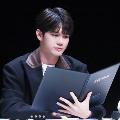 cloudynight_sky's profile picture. 