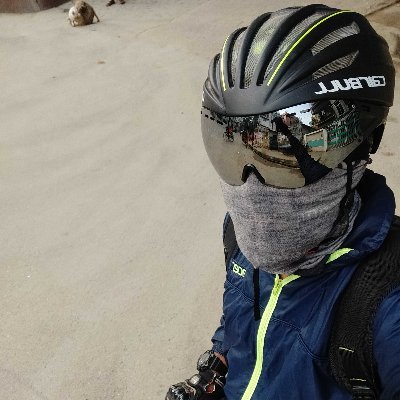 Ux designer and a cyclist. Freelance food critics. ;)