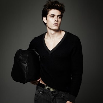 H18119364's profile picture. マーケティングの知識0からアフィリエイトに取り組み2021年の3月31日までに30万/月を目指して頑張ります。