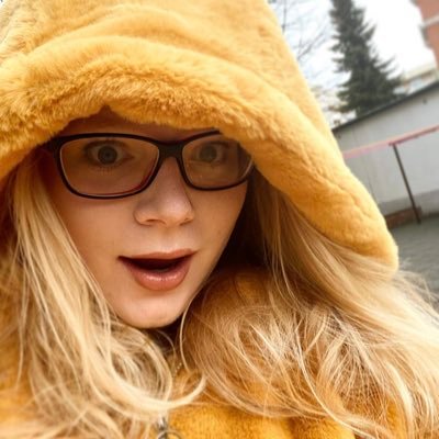 blondfreak99's profile picture. Satans kleine Schwester Schwester muss ihren Frust auch mal irgendwo los werden 🤷🏼‍♀️