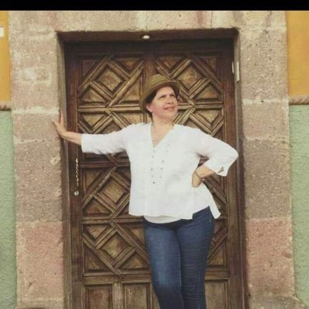 cynthiaolivo2's profile picture. Yo escribo, mientras los pájaros vuelan....