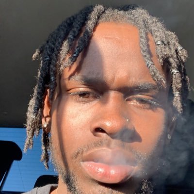 jayqueebaabyyy's profile picture. ‘wavvvy #YOSNEAKS👟