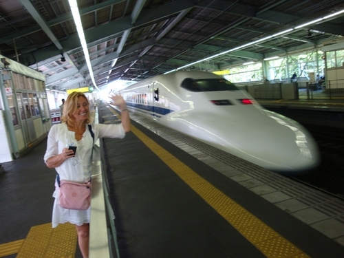 adore voyager ,passionnée par le japon,
prete pour un tour du monde