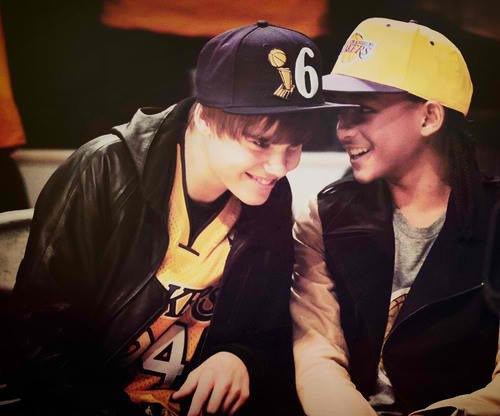 This is my backup account! I ♥ Justin Bieber and unicorns! Bahaha! Follow this account! 100% auto follow back! ♥