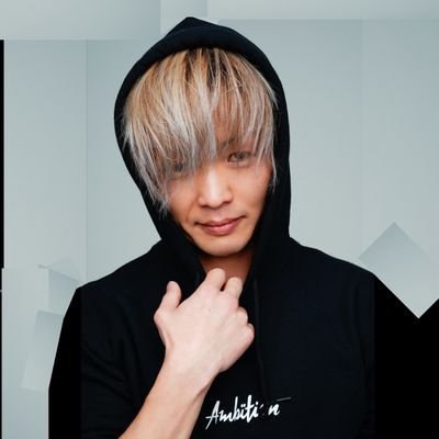 ドアをアートする
北海道出身の
アーティスト Koni です。
ドアを 製作しながら ツイートしていきます。
インスタもヨロシクお願いいたします!!
↓↓↓↓↓