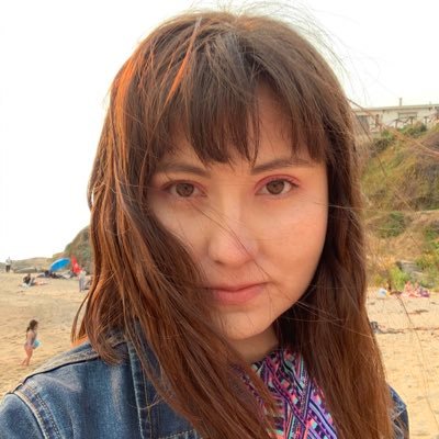 Pelirroja y Periodista: Con los pies en la tierra y los ojos mirando el cielo
