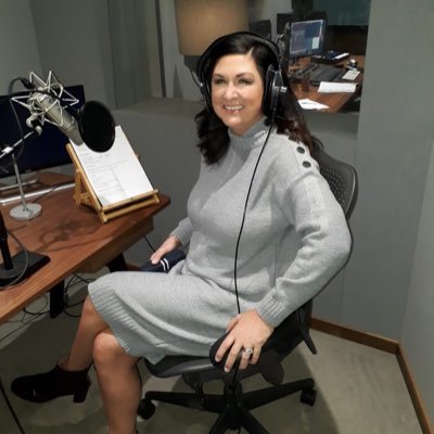 New voiceover artist trying to break into the industry. Home studio/Still learning! Warm, reassuring, assured, friendly, fun & relatable. 30s/40s #voiceover