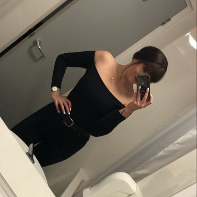 eleanorrrees's profile picture.