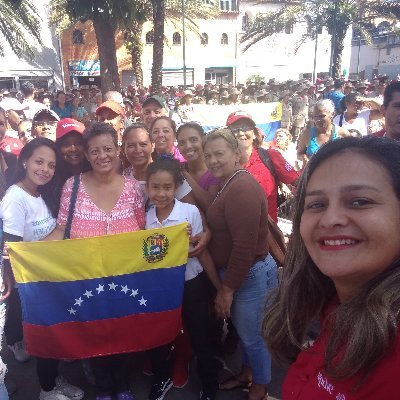 REVOLUCIONARIA SOCIALISTA ANTIIMPERIALISTA Y PROFUNDAMENTE CHAVISTA MIEMBRO CACICA URQUIA
